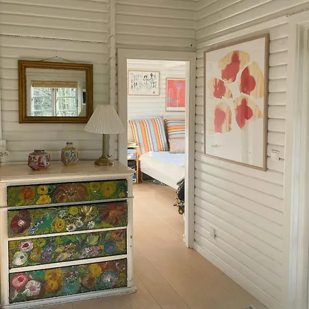 Cozy Summer House In With Historical Charm بيت للعطل *