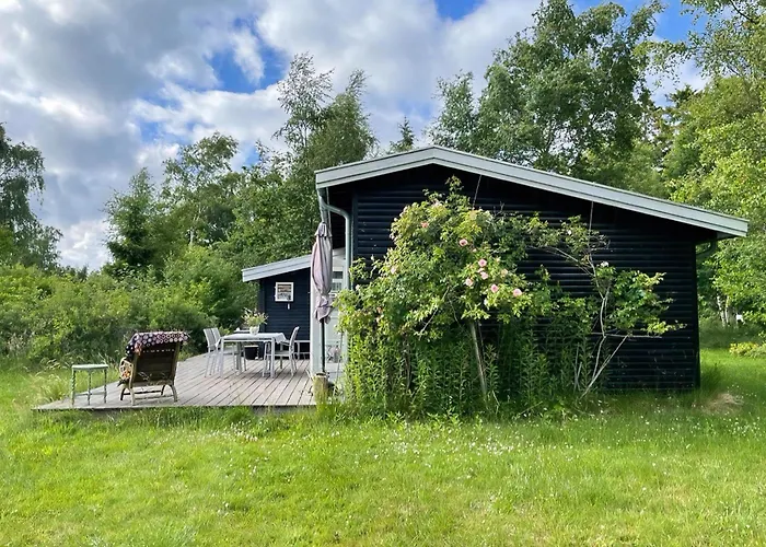 Дом отдыха Cozy Summer House In With Historical Charm *